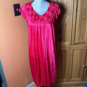 Lati fashion nightgown
